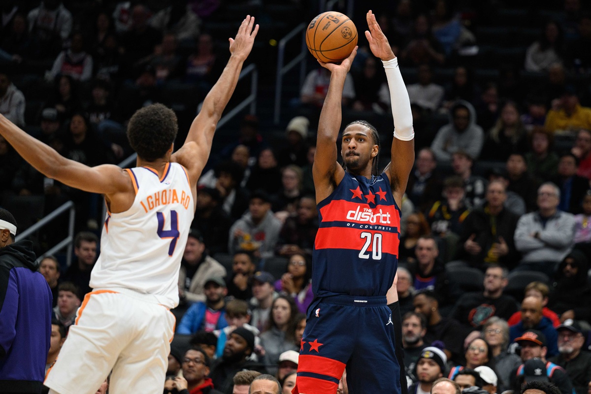 Alex Sarr (Wizards) contre les Hawks