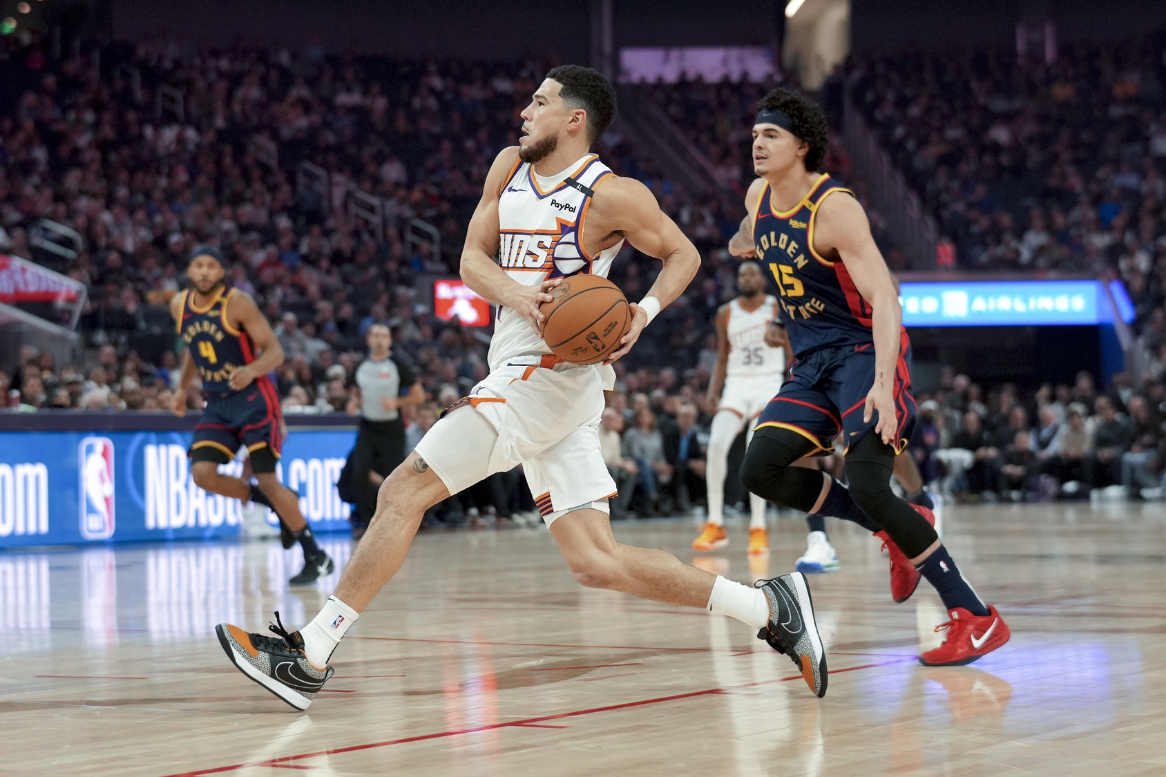 Devin Booker face aux Warriors