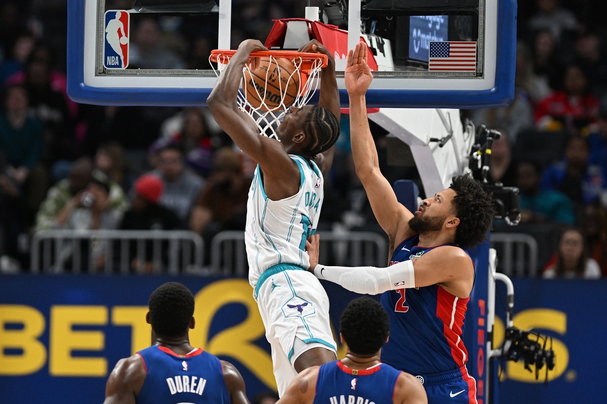 Moussa Diabaté avec les Hornets