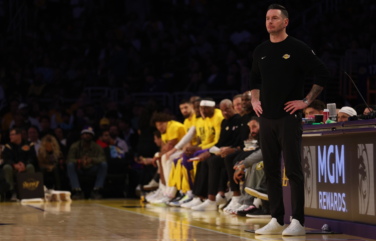 JJ Redick, l'entraîneur des  Lakers contre les Hornets