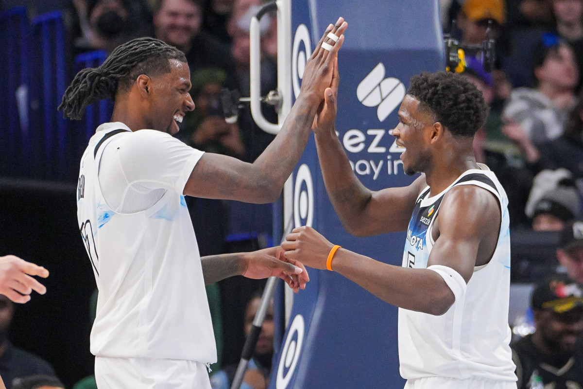 Naz Reid et Anthony Edwards