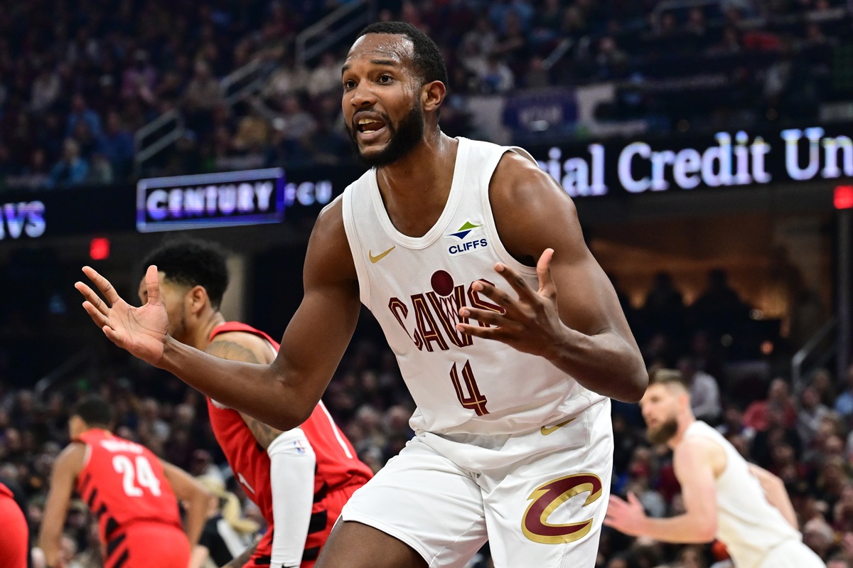 Evan Mobley (Cavaliers) contre les Blazers