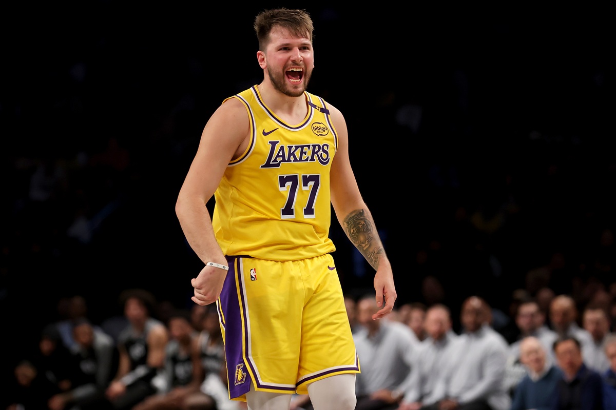 Luka Doncic (Lakers) contre les Nets