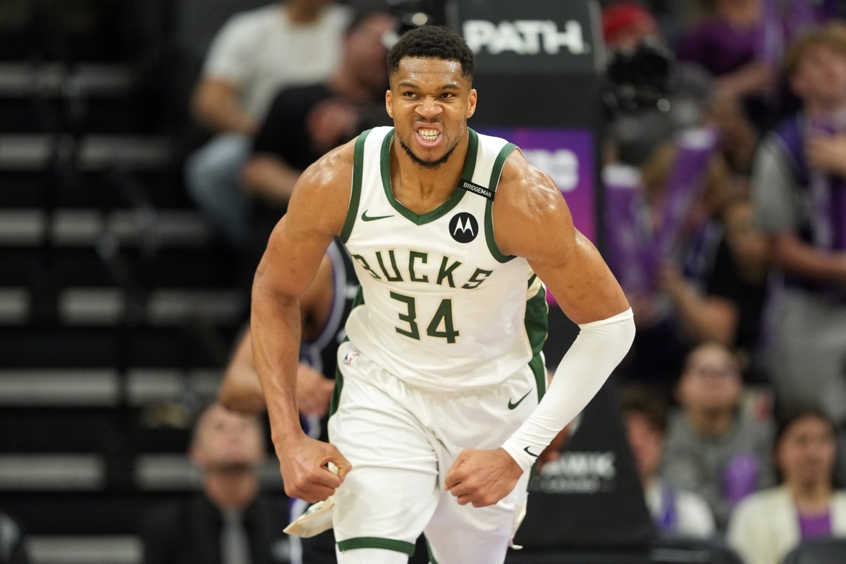 Giannis Antetokounmpo avec les Bucks