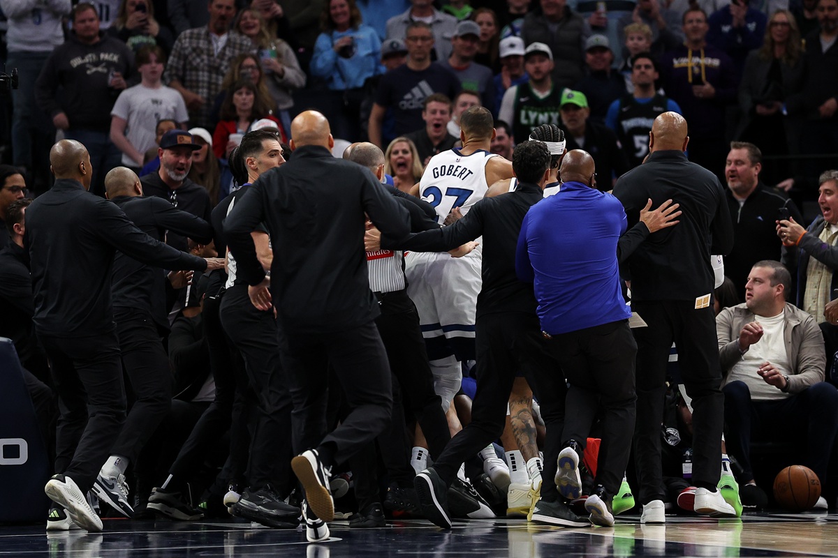 Wolves Pistons bagarre