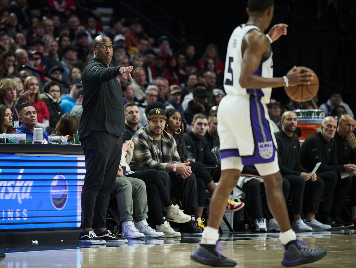 De'Aaron Fox avec Mike Brown