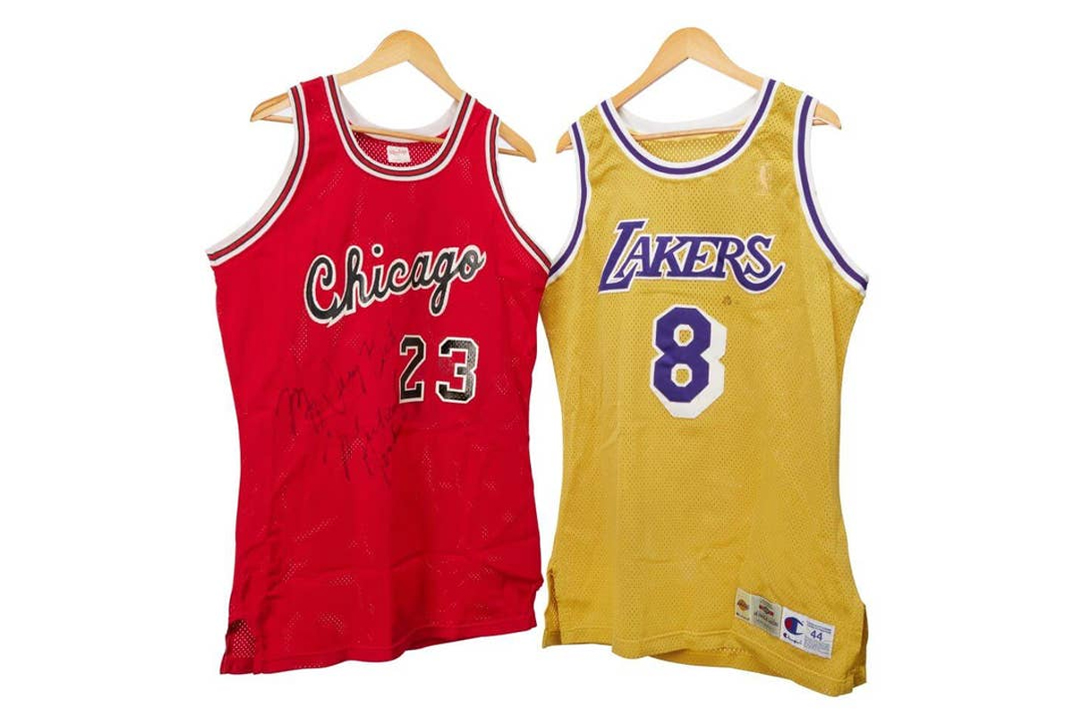 Les premiers maillots de Michael Jordan et Kobe Bryant aux enchères