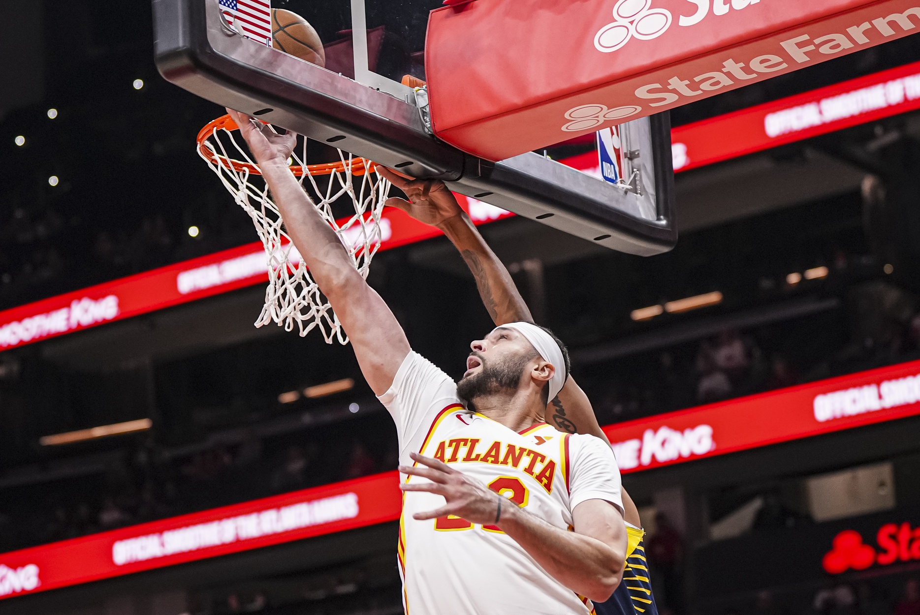 Larry Nance Jr. avec les Hawks