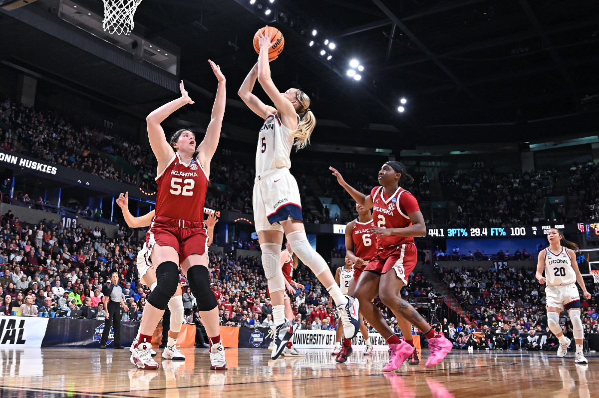 Paige Bueckers avec Connecticut