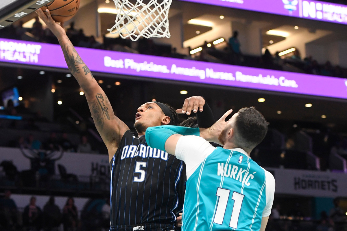 Paolo Banchero et le Magic face aux Hornets