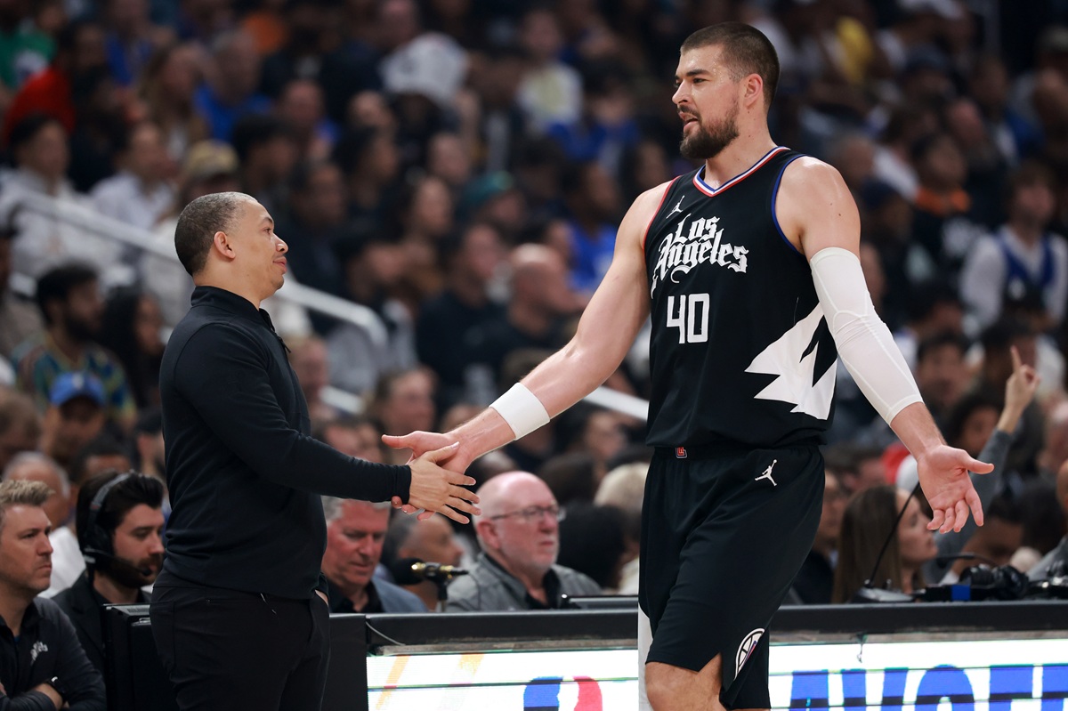 Ivica Zubac et Tyronn Lue
