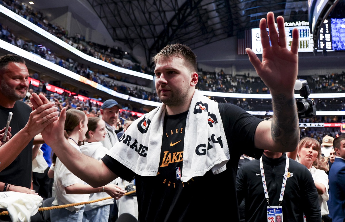 Luka Doncic (Lakers) contre les Mavericks