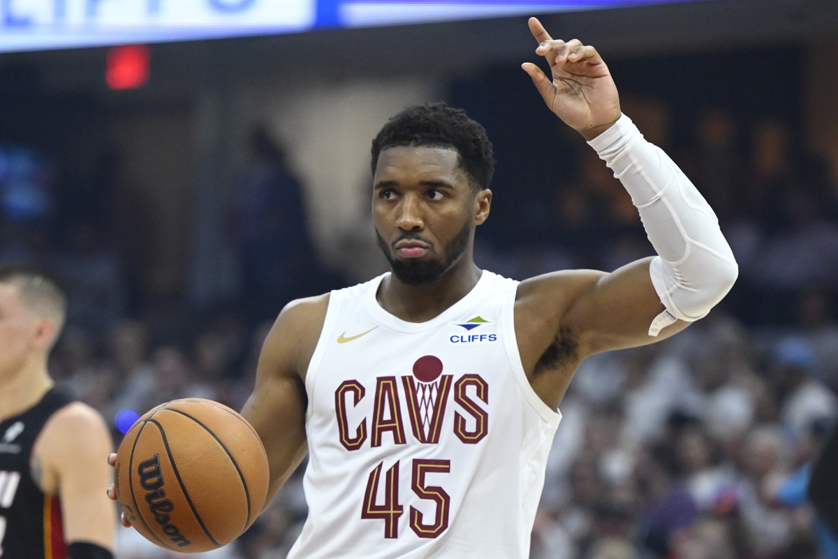 Donovan Mitchell (Cavaliers) contre le Heat lors du match 2