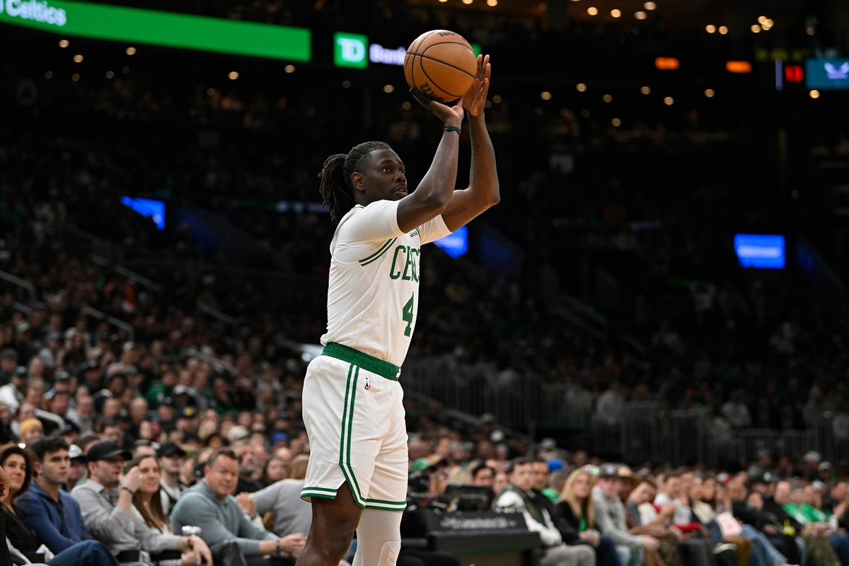 Jrue Holiday avec les Celtics contre les Hornets