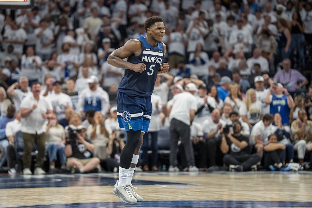 anthony edwards wolves