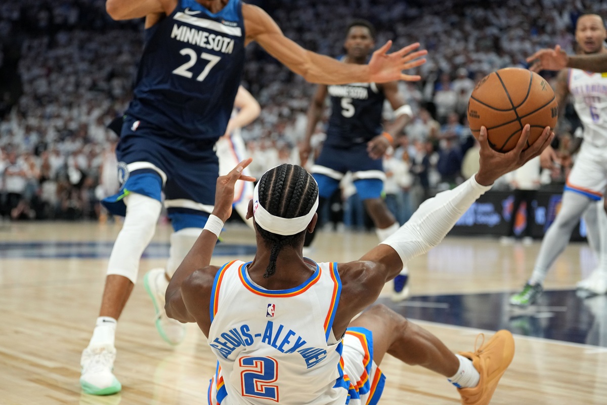 Shai Gilgeous-Alexander (Thunder) contre les Wolves lors du Game 4