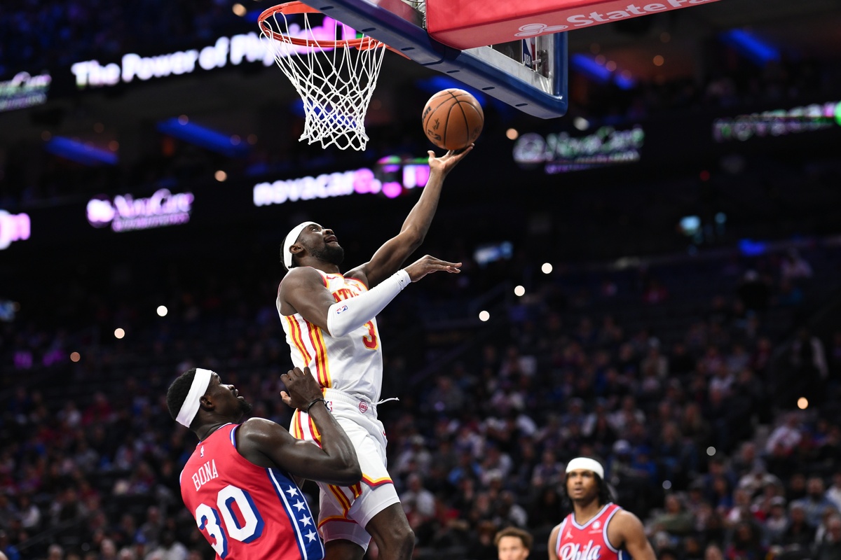 Caris LeVert avec les Hawks