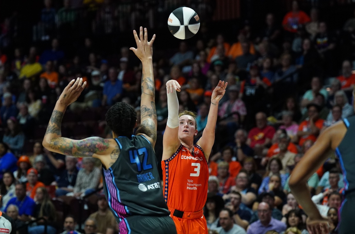 Marisa Mabrey et le Connecticut Sun en WNBA