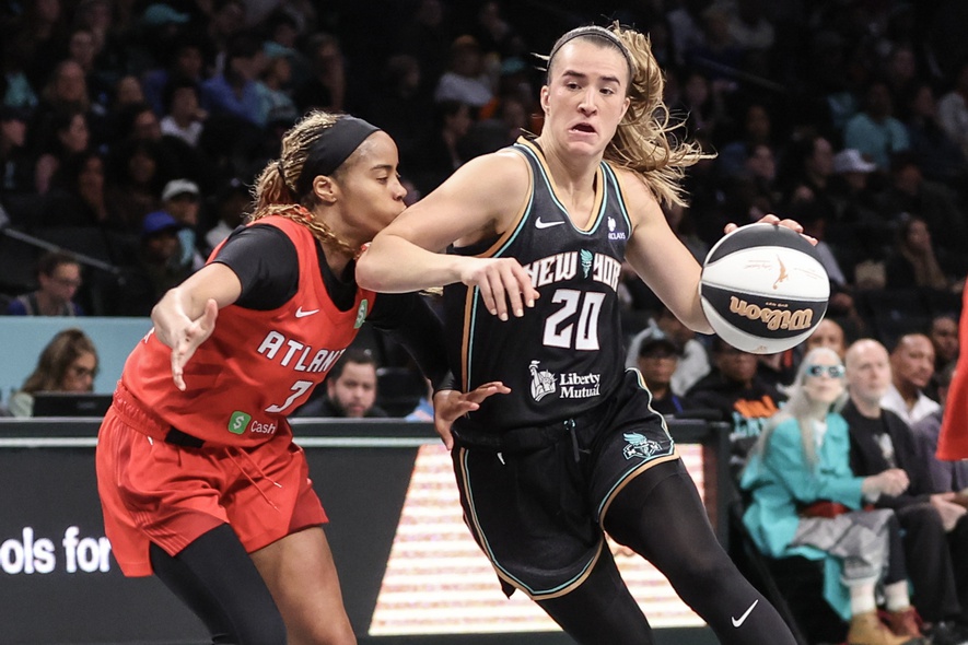 Sabrina Ionescu face à l'Atlanta Dream