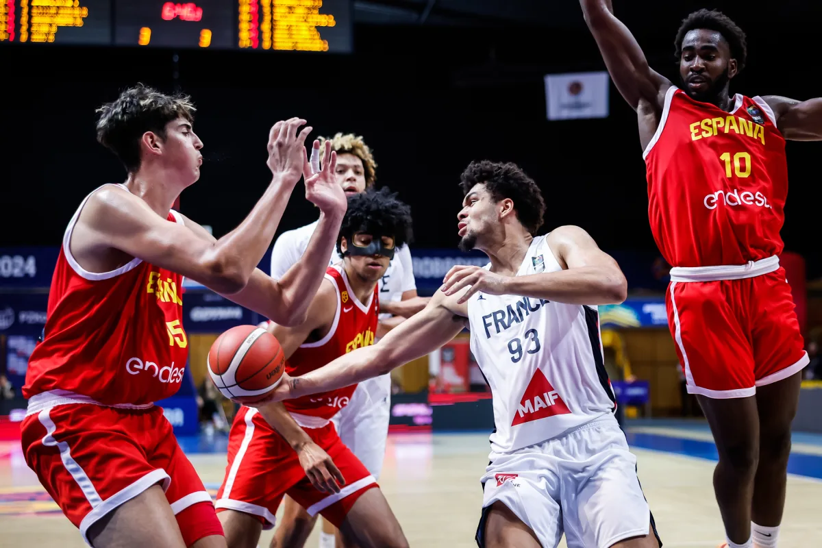 Noah Penda avec l'équipe de France U20