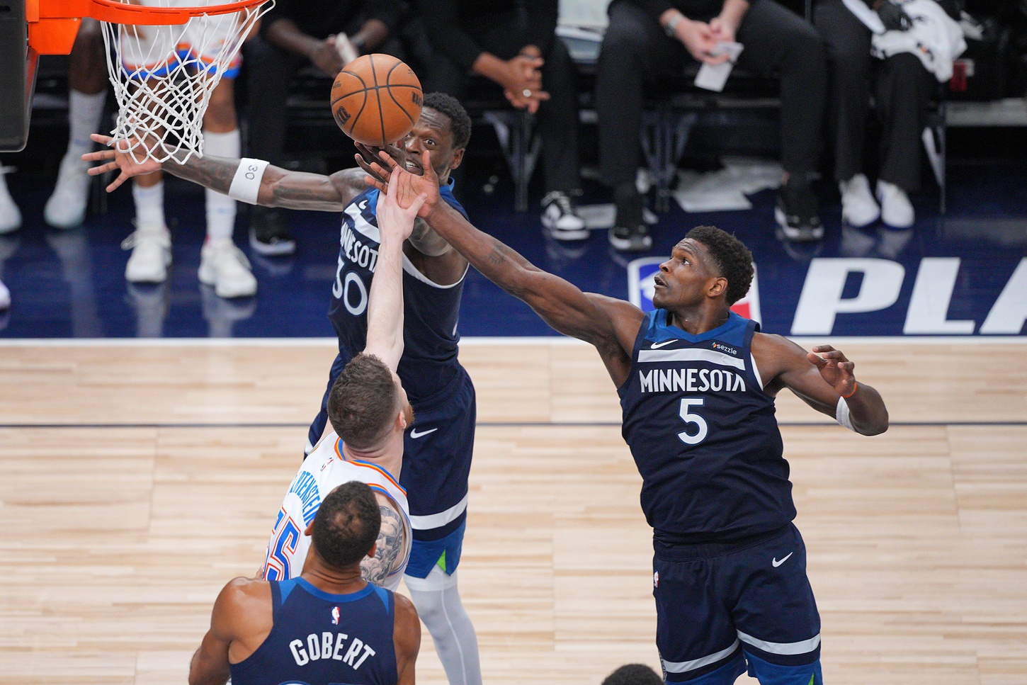 Le Thunder face aux Wolves