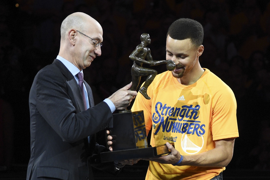 Adam Silver et Stephen Curry