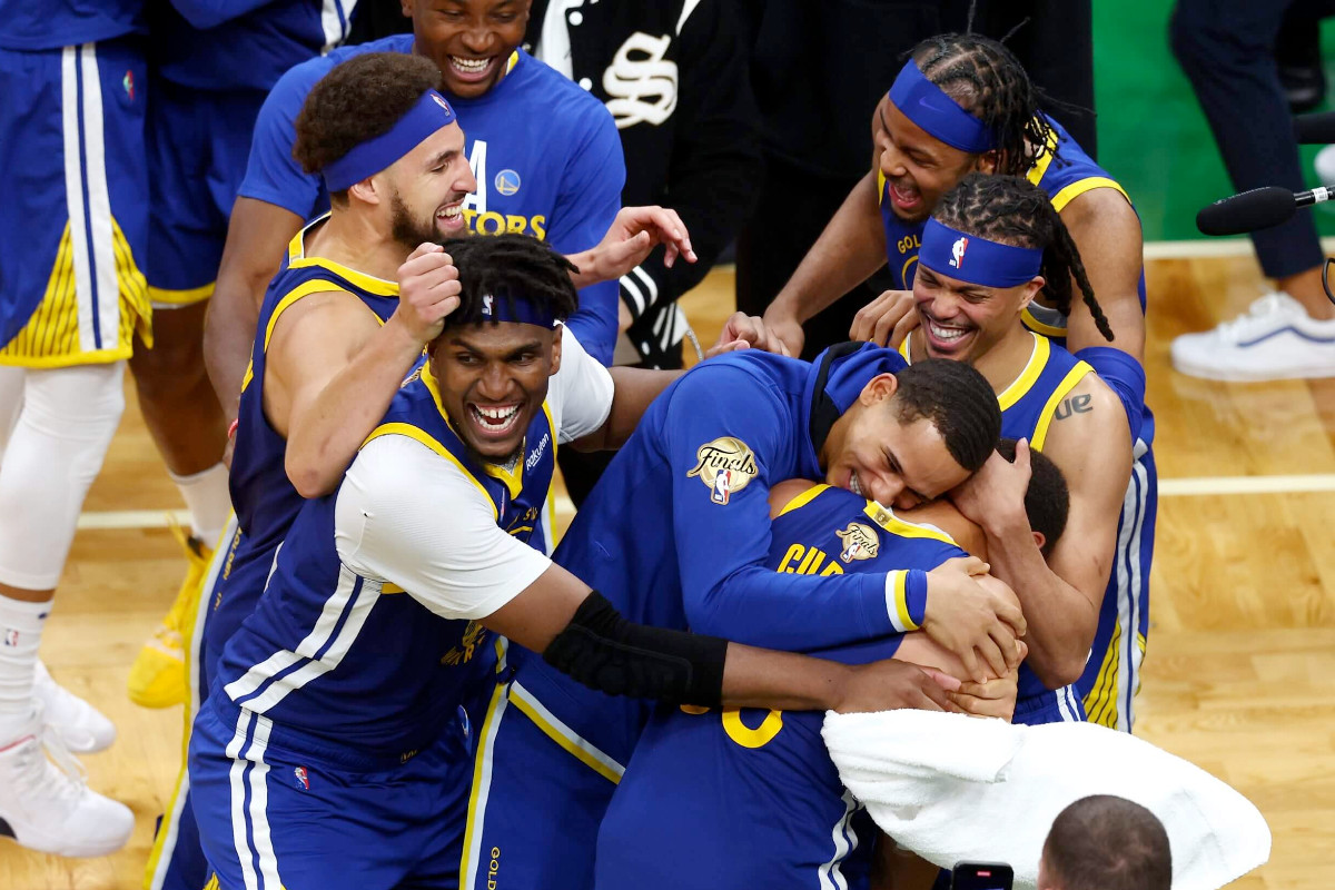 Kevon Looney et Moses Moody