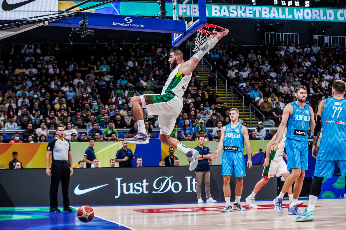 Jonas Valanciunas avec la Lituanie (crédit photo : FIBA)