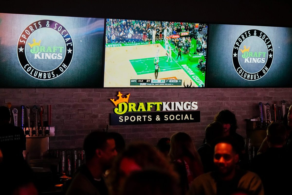 Un bar de l'Ohio sponsorisé par l'entreprise de paris DraftKings, partenaire de la NBA