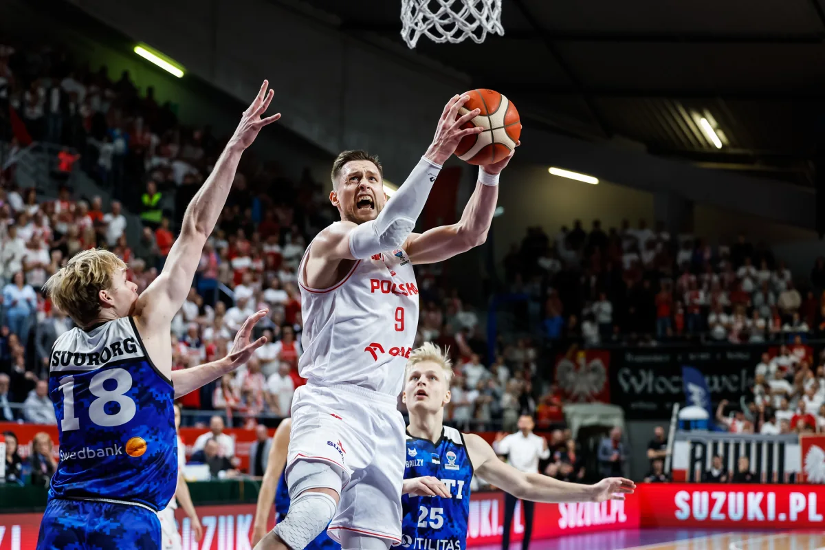 Mateusz Ponitka avec la Pologne (crédit photo : FIBA)