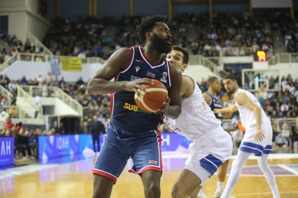 Gabe Olaseni avedc la Grande-Bretagne
