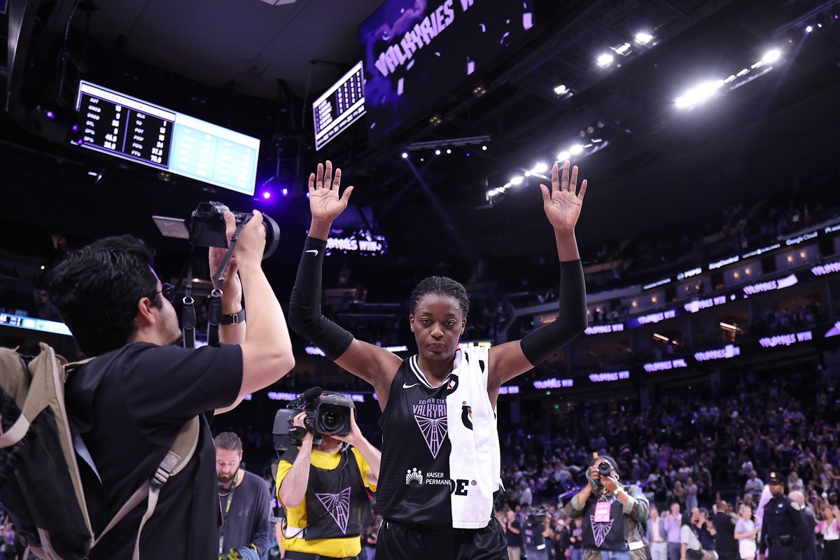 Temi Fagbenle avec les Golden State Valkyries