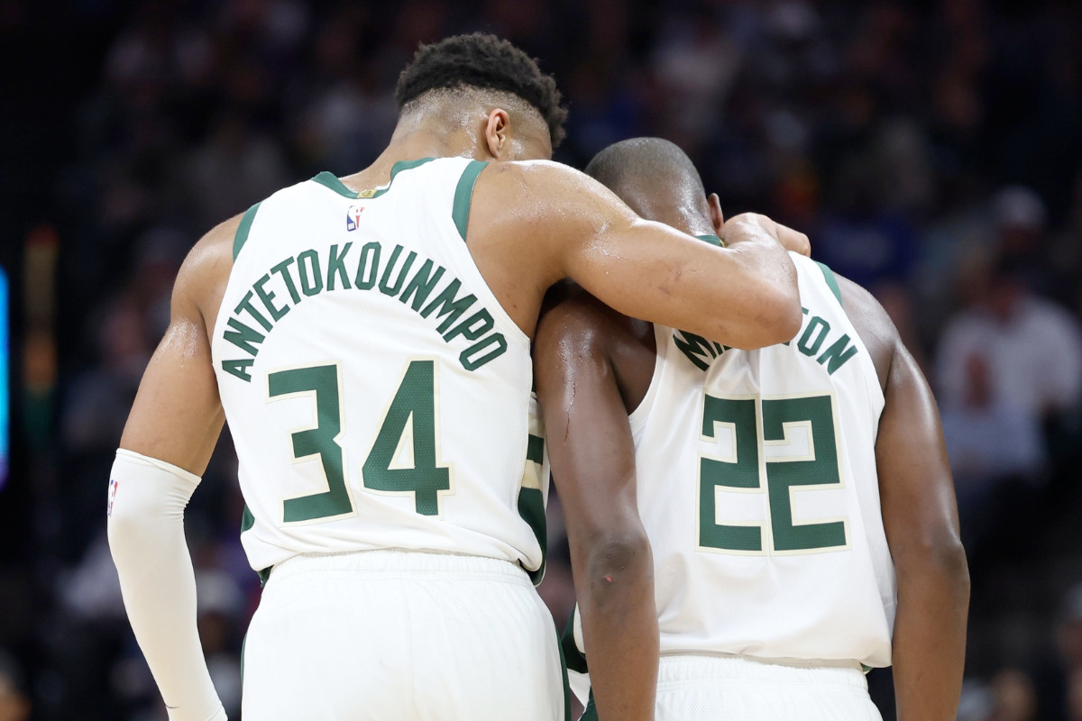 Giannis Antetokounmpo et Khris Middleton