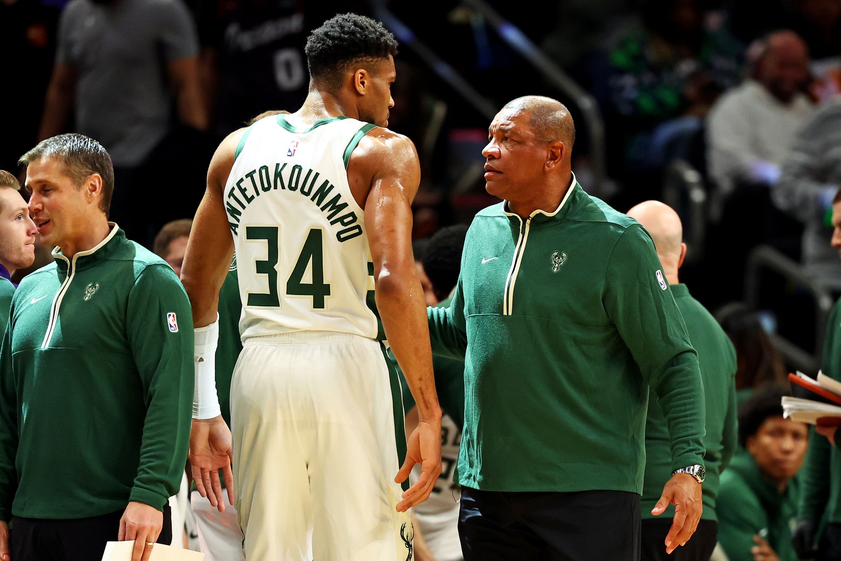 Giannis Antetokounmpo et Doc Rivers