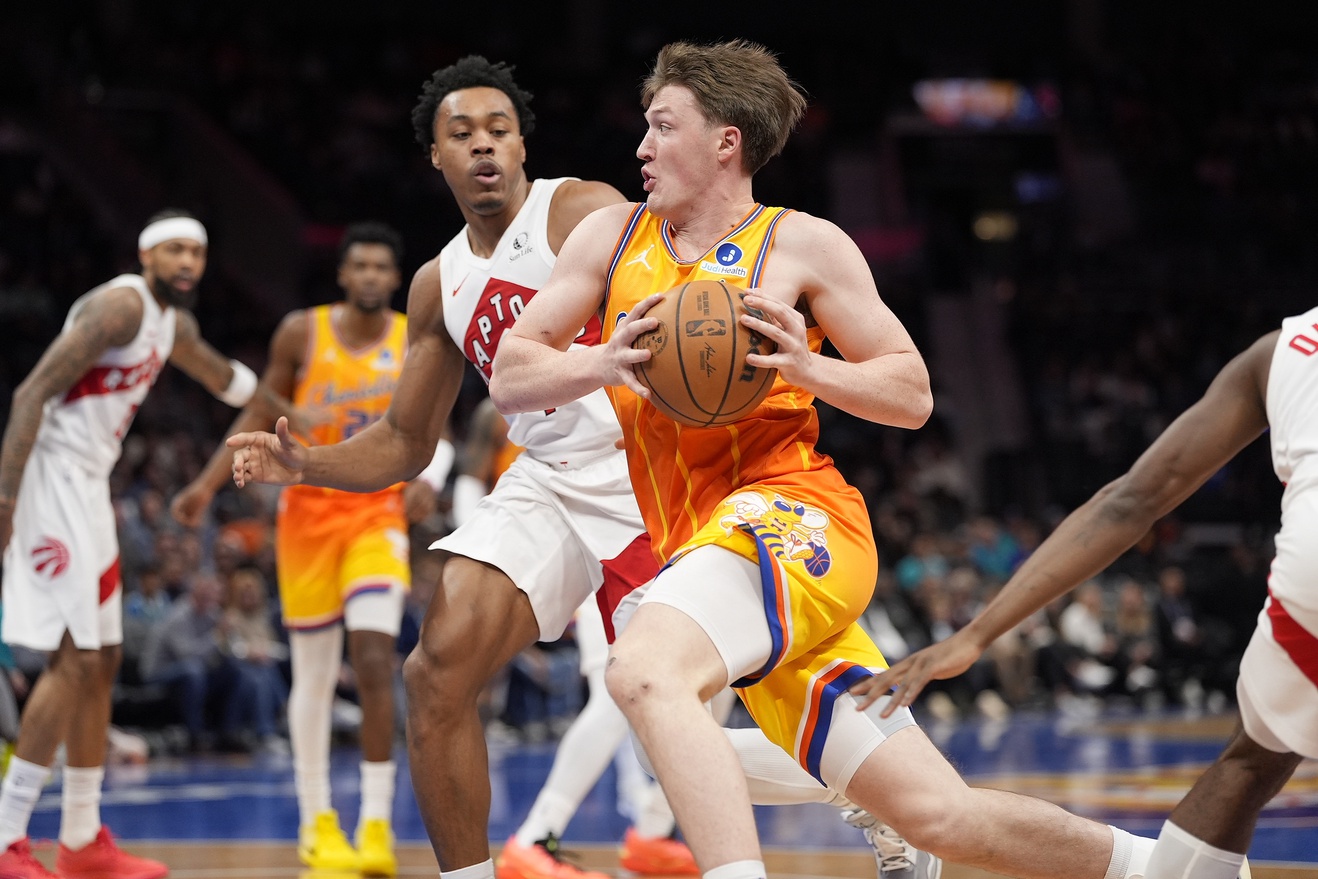 Kon Knueppel avec les Hornets