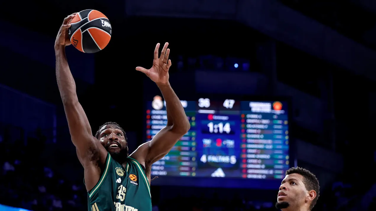 Kenneth Faried avec Panathinaikos contre le Real Madrid