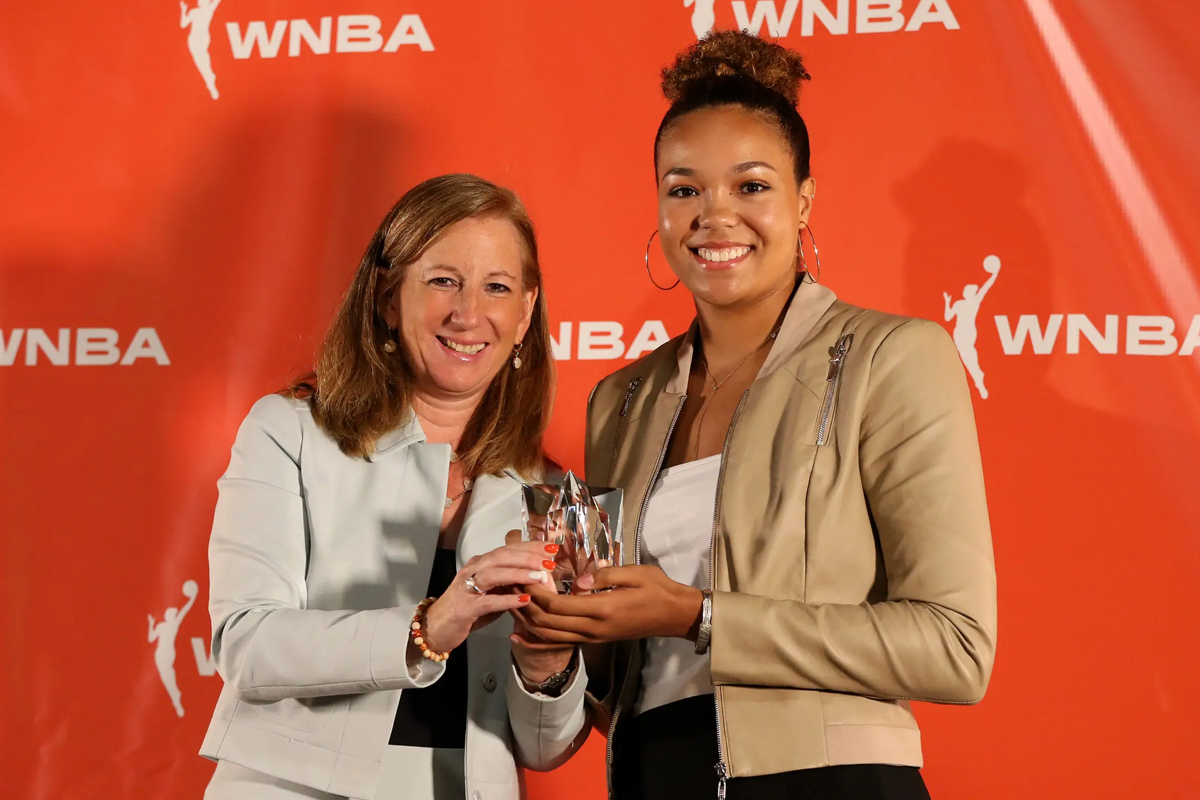Napheesa Collier et Cathy Engelbert en WNBA