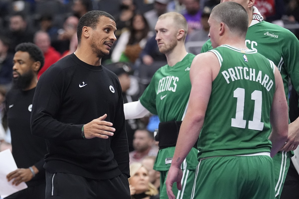 Joe Mazzulla (Celtics) contre les Raptors
