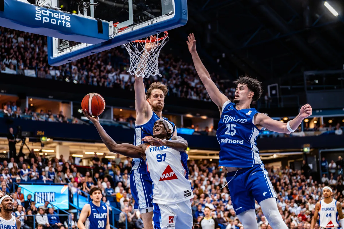 La France face à la Finlande