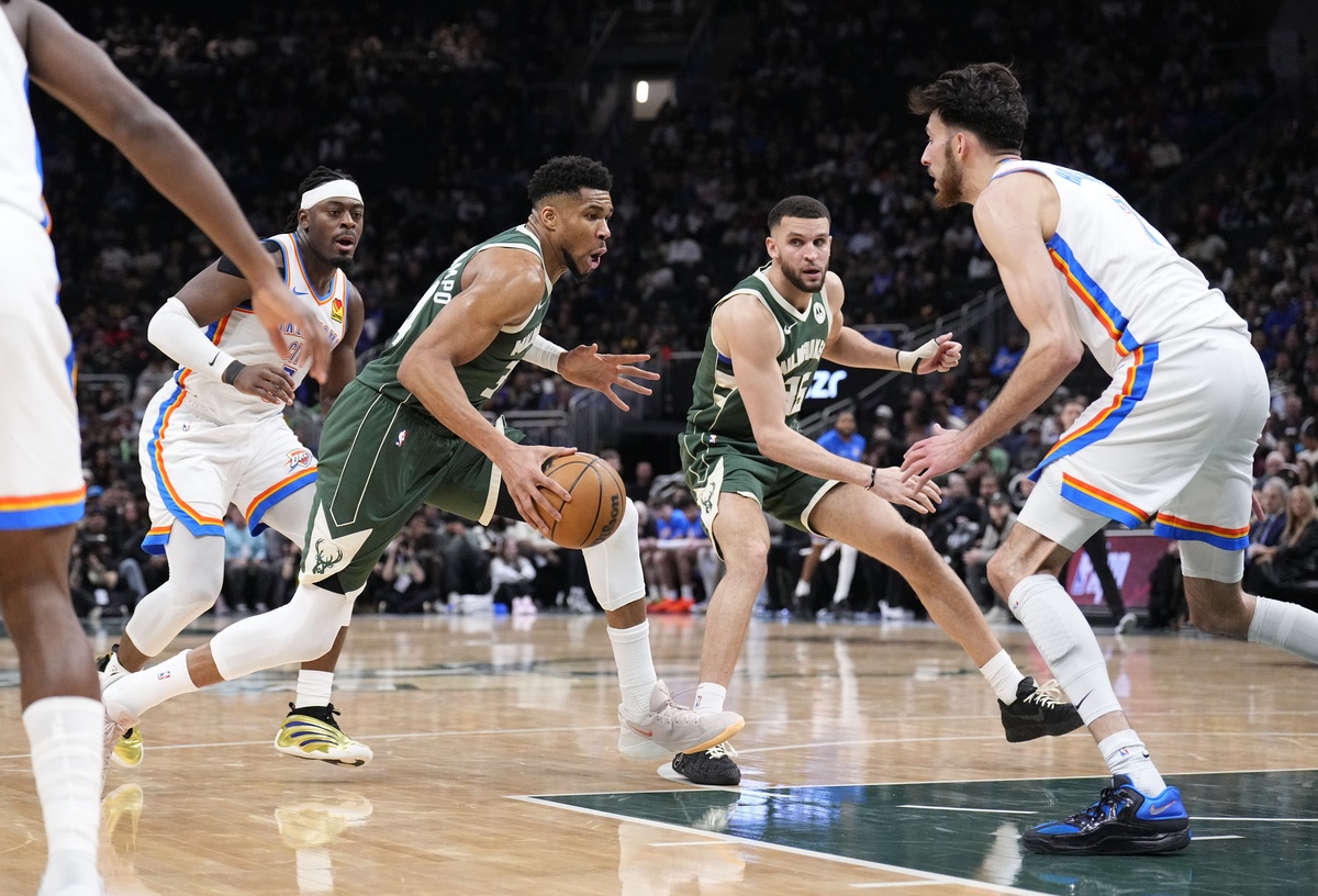 « On n’a aucune alchimie » : Giannis Antetokounmpo se désespère à Milwaukee…